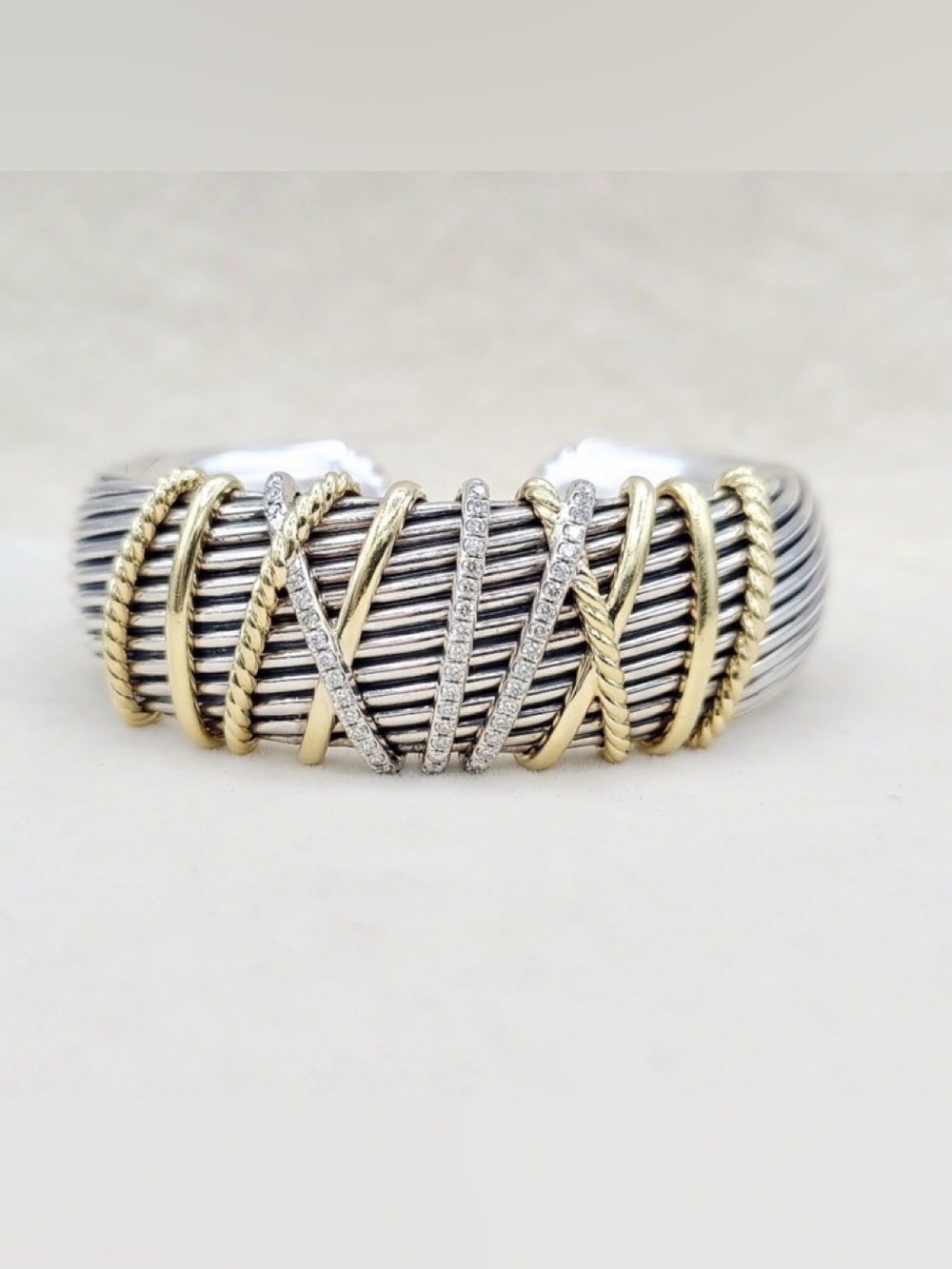 David Yurman Helena Cuff Bracelet With 18k Gold And Pave Diamonds - Picture 4 of 16